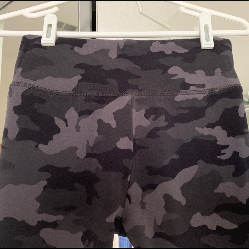 Leggings. Never worn but no tags.